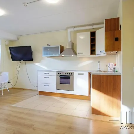 Sunny With Parking, Self-check-in & Wi-fi Apartment