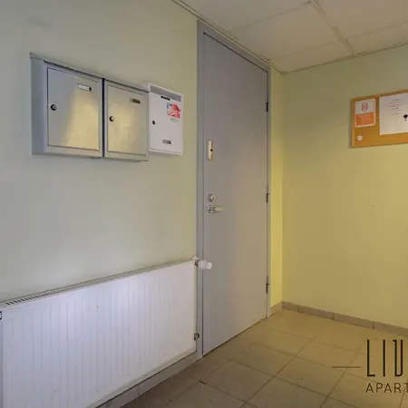 Sunny With Parking, Self-check-in & Wi-fi Apartment